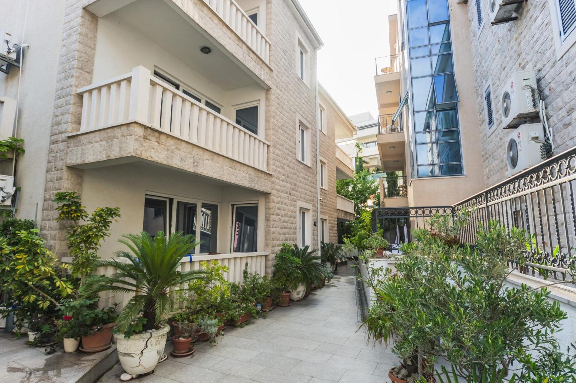 Apartments Franicevic Petrovac na moru Exterior foto