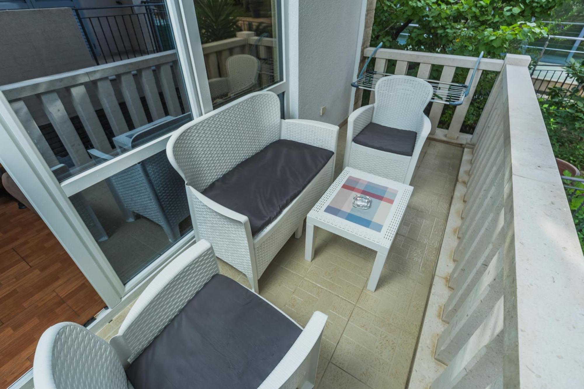 Apartments Franicevic Petrovac na moru Exterior foto