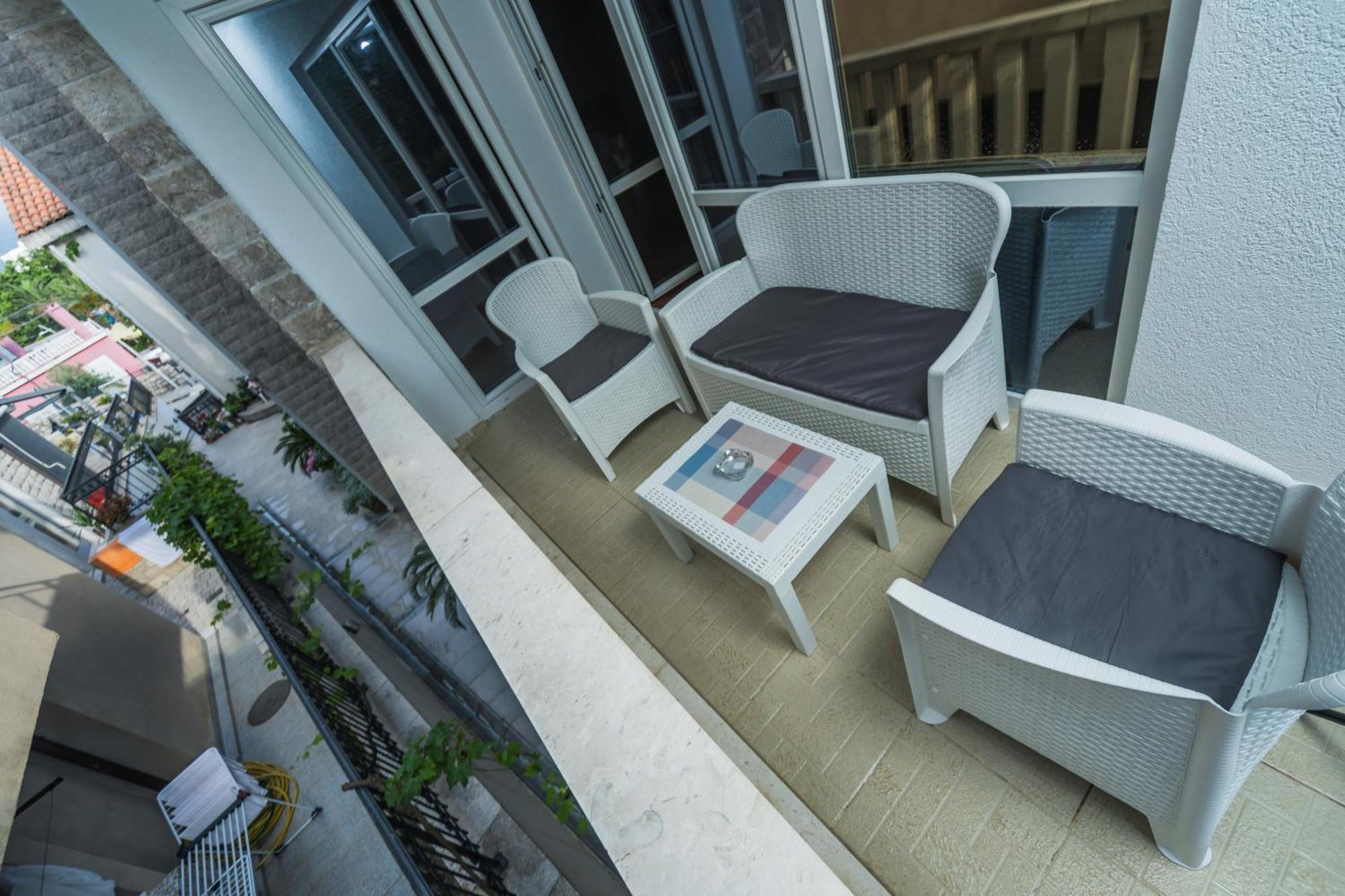 Apartments Franicevic Petrovac na moru Exterior foto