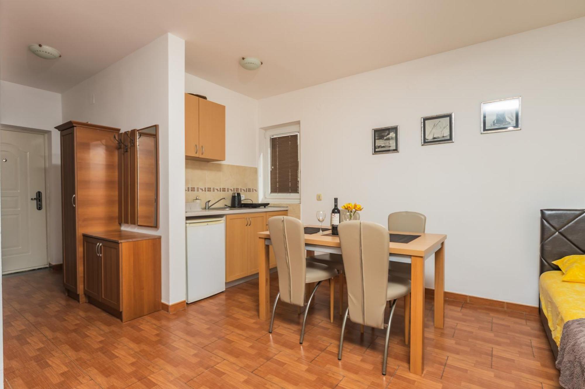 Apartments Franicevic Petrovac na moru Exterior foto