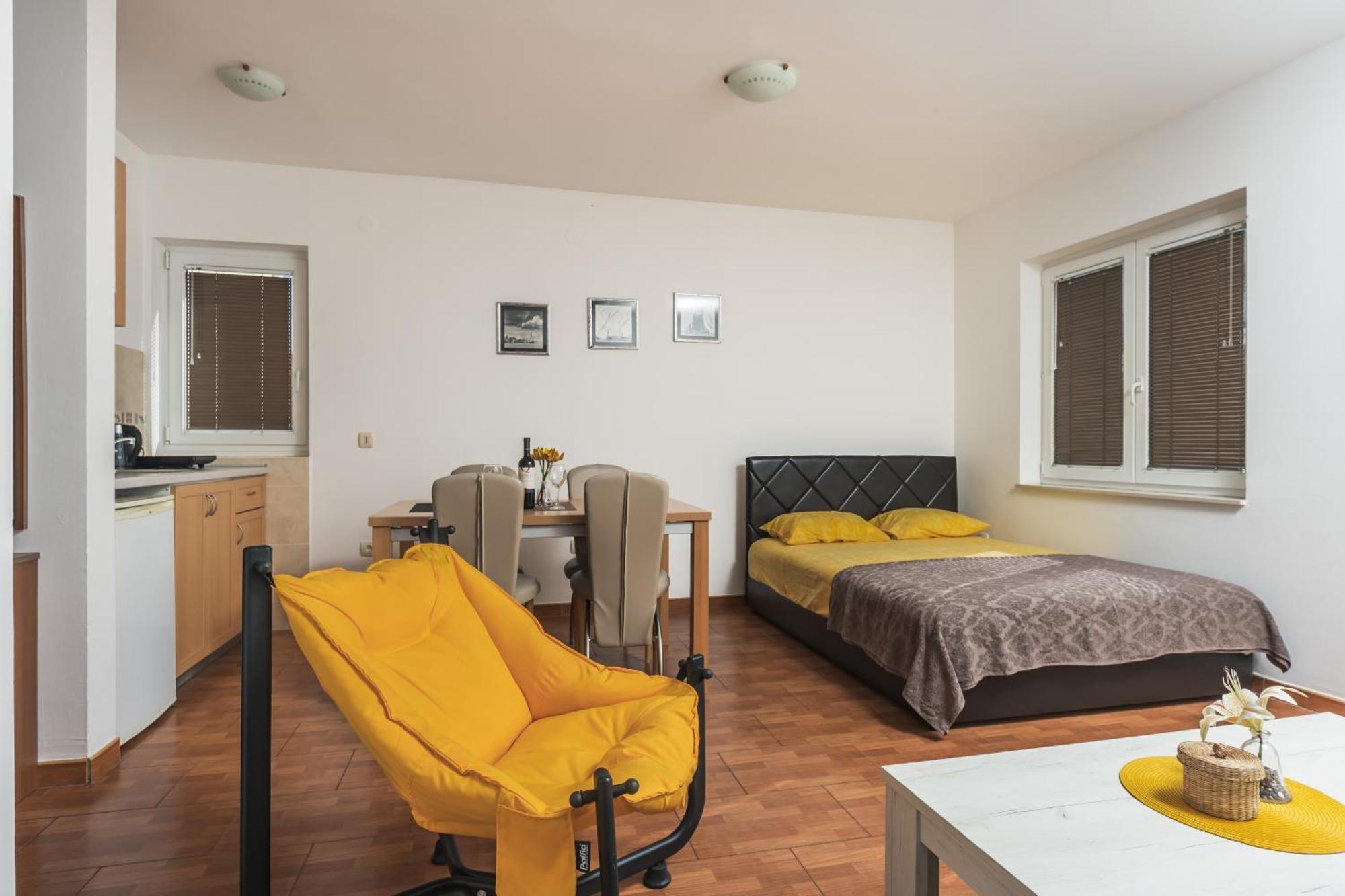 Apartments Franicevic Petrovac na moru Exterior foto