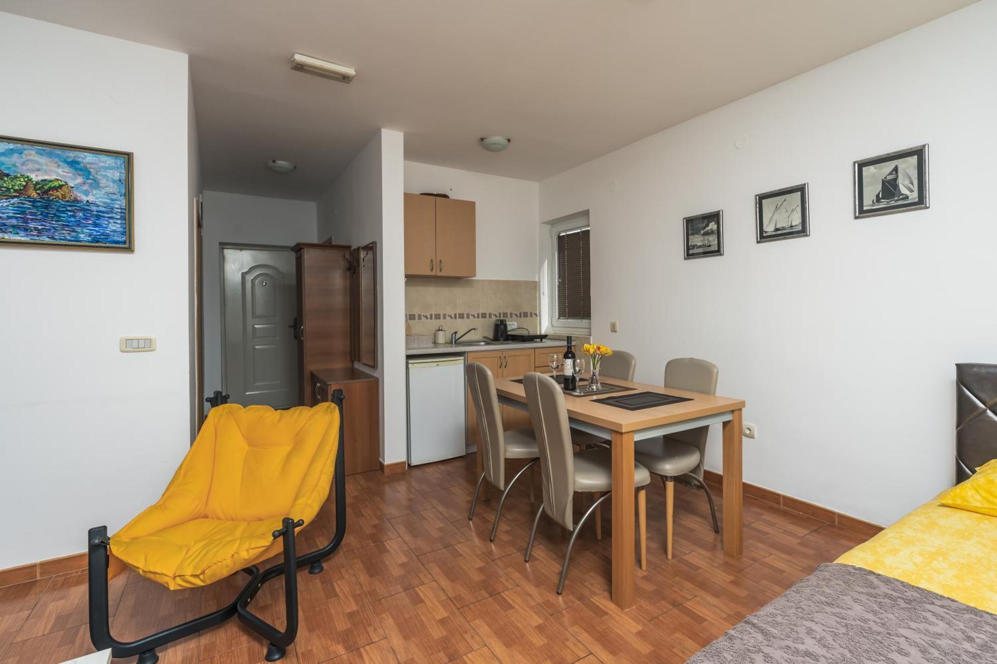 Apartments Franicevic Petrovac na moru Exterior foto