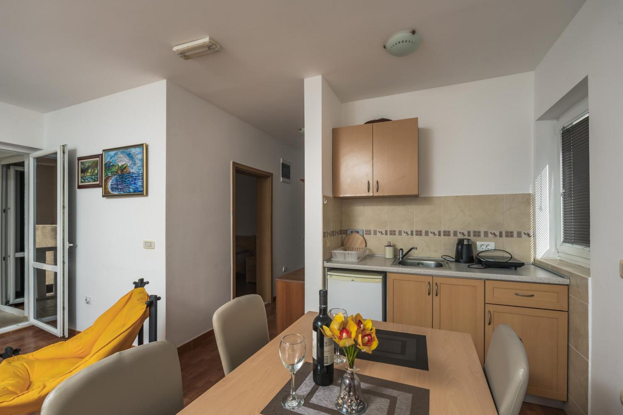 Apartments Franicevic Petrovac na moru Exterior foto