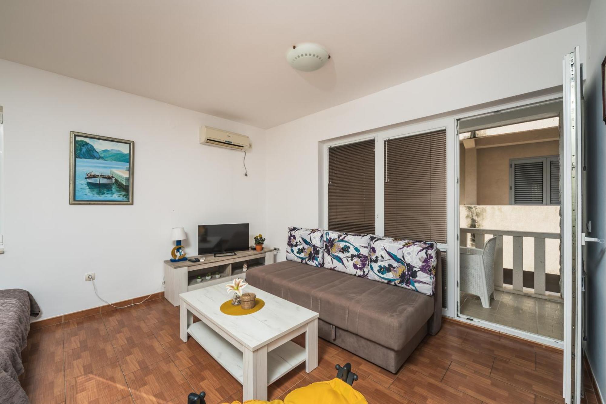 Apartments Franicevic Petrovac na moru Exterior foto