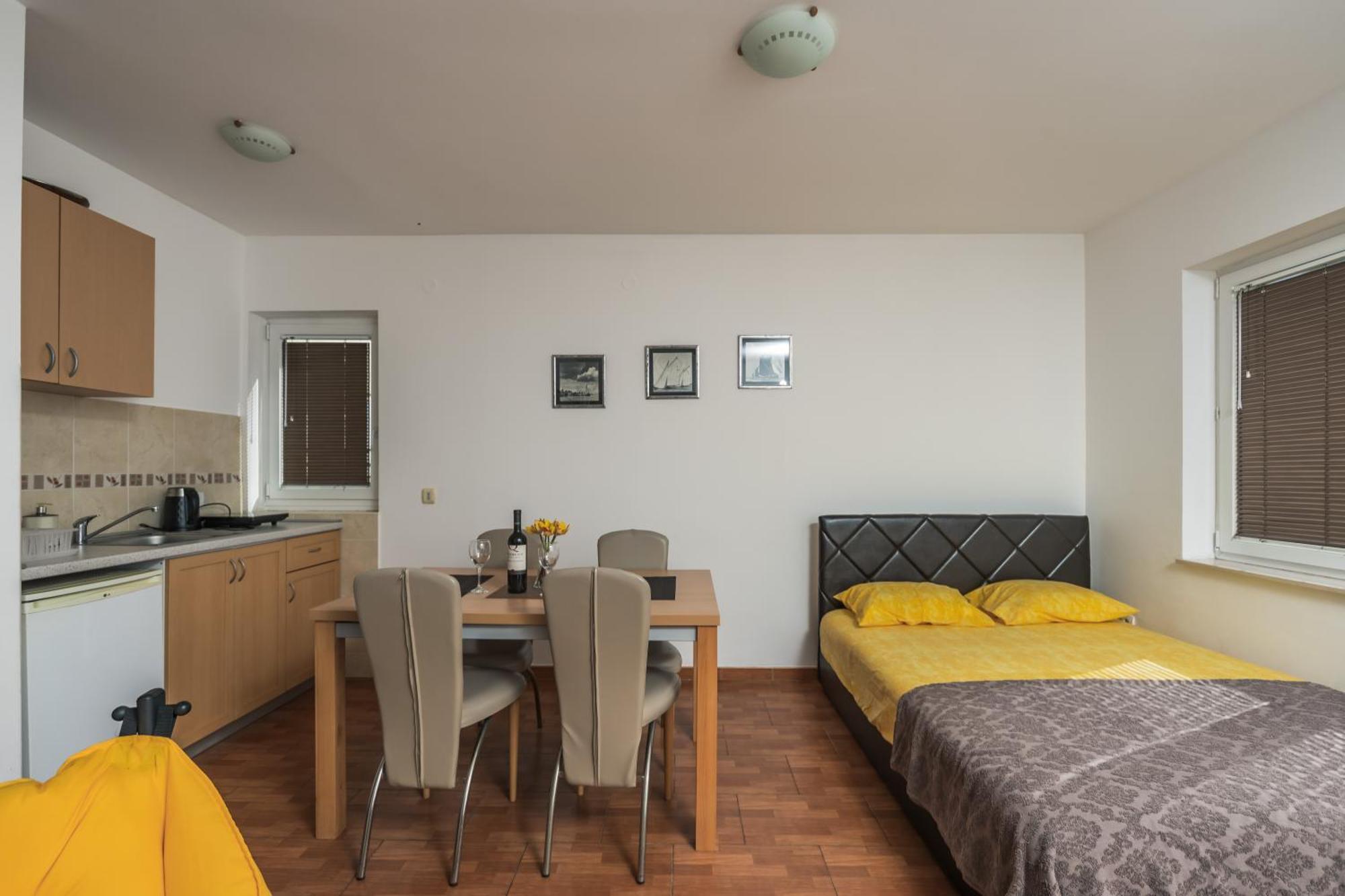 Apartments Franicevic Petrovac na moru Exterior foto