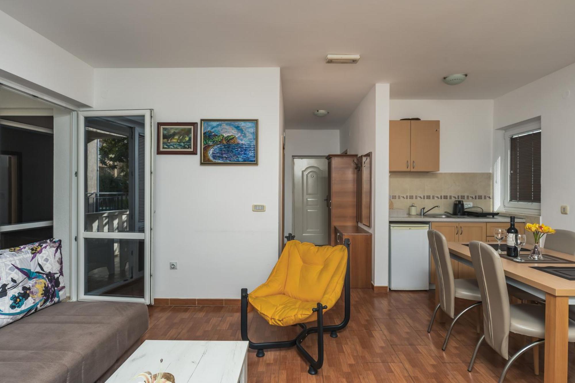 Apartments Franicevic Petrovac na moru Exterior foto