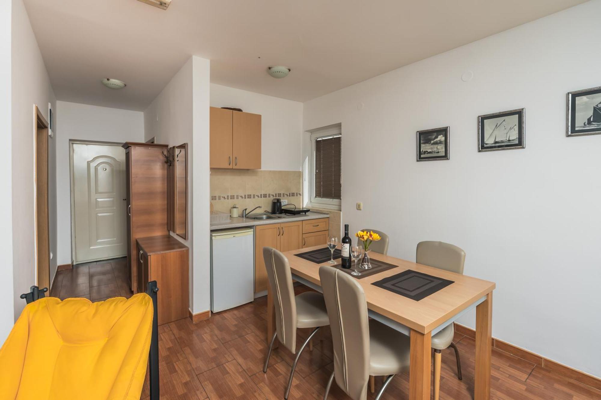 Apartments Franicevic Petrovac na moru Exterior foto